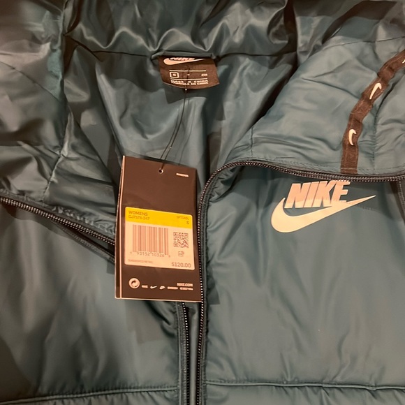 Teal Nike Women's Puffer Jacket - Picture 2 of 4
